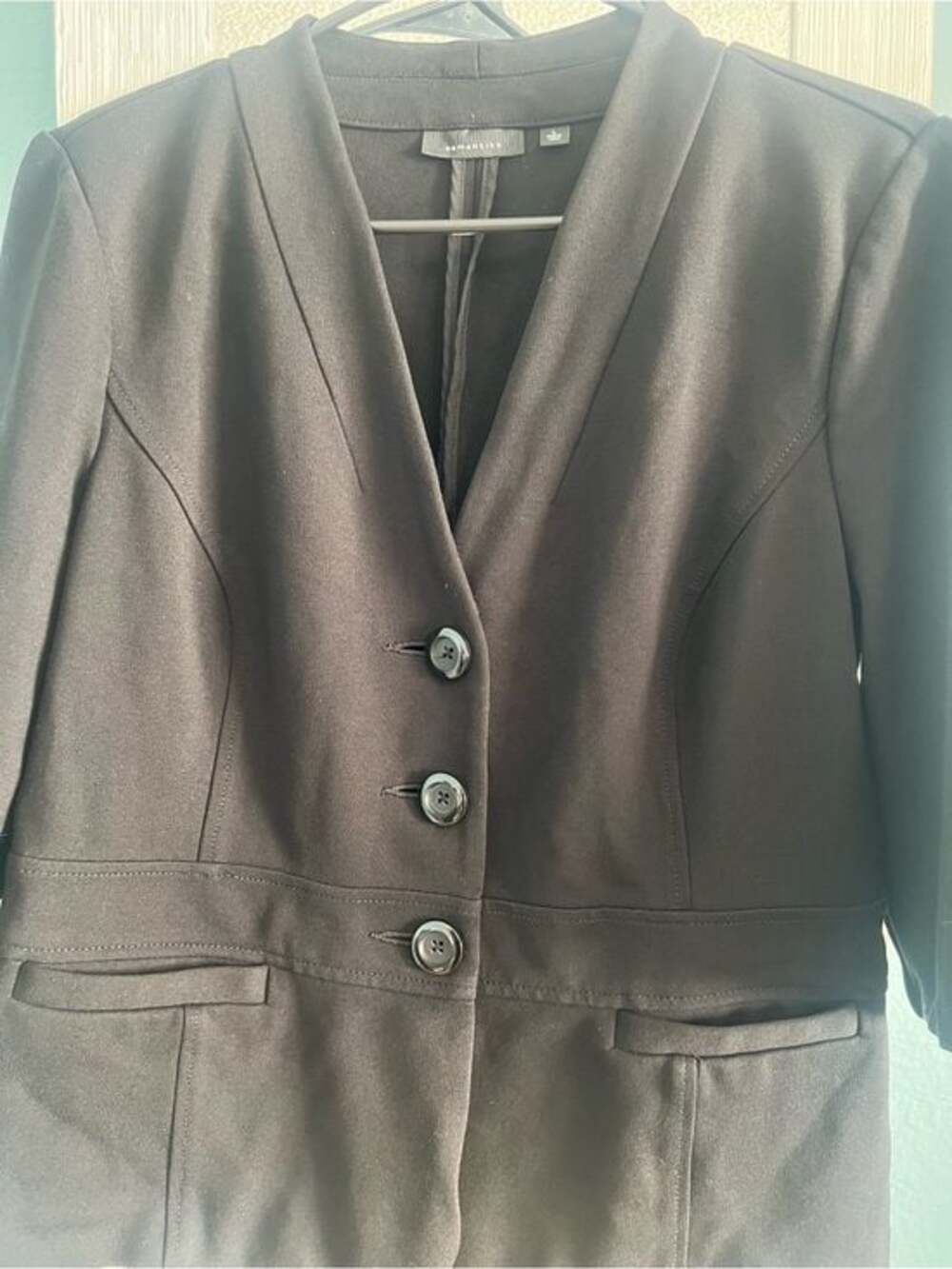 Semantiks Black Three-Button Tailored Blazer - Picture 9 of 9
